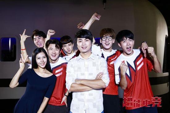  父子同场竞技，传承故事感动全场