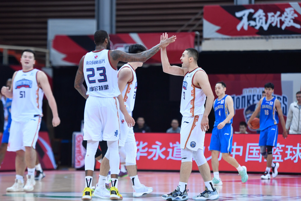  南京同曦关键球处理欠佳憾负苏州肯帝亚