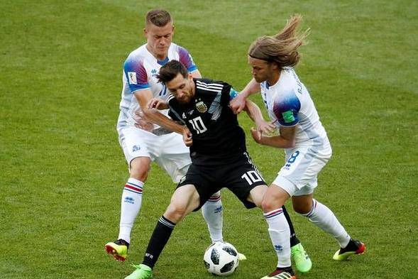  保级关键战役，弱旅爆冷逼平强敌