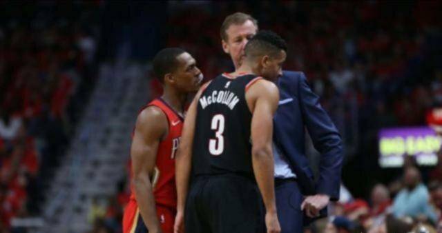  贾巴尔发球上网战术奏效，轻取胜利晋级次轮