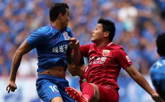  足球城德比万人空巷，城市荣耀在此一战